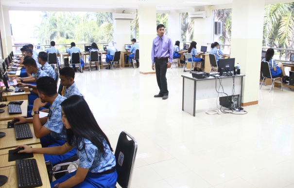 Lab Komputer Lab Komputer