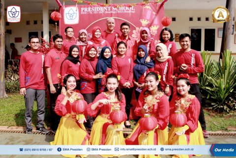 Keluarga Besar President School dalam Perayaan Imlek 2020